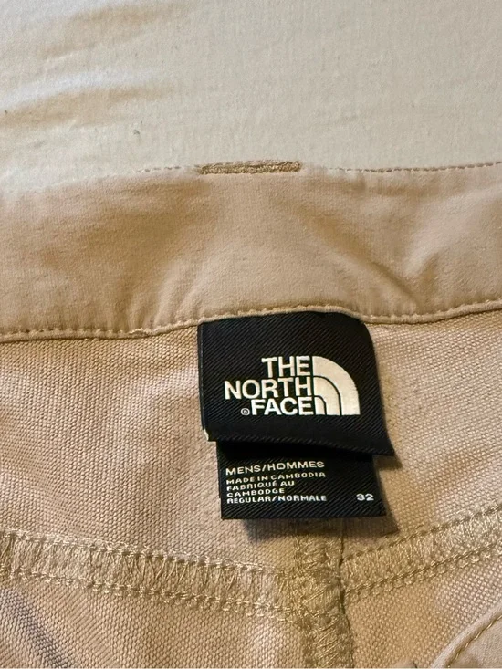 The North Face Men’s Stretch Cargo Hiking Shorts Tan Beige Zip Pocket Size 32