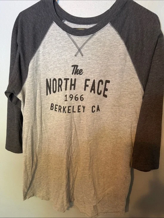 The North Face Men’s Two-Tone Raglan Long Sleeve Shirt - Light Gray & Charcoal