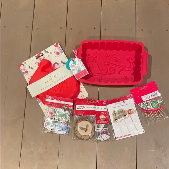 Red Holiday Baking Set