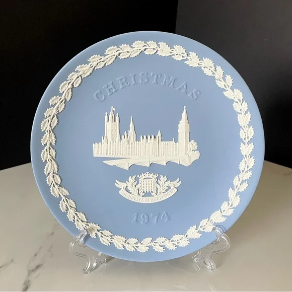 Christmas 1974 The Houses of Parliament Plate by Wedgwood
