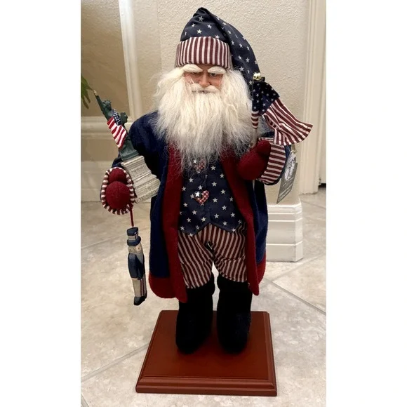 Patriotic Santa Claus‎ Figurine 20