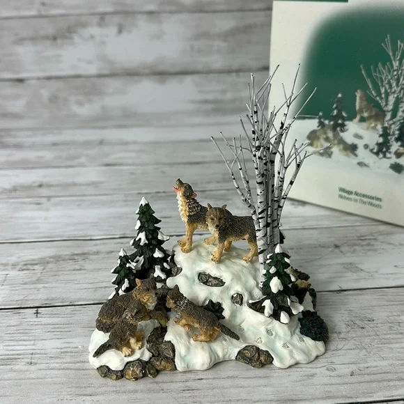 Department 56 WOLVES in the WOODS 52765 Village accessory