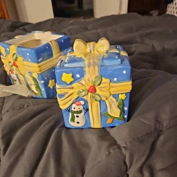 Vintage‎ Ceramic Decoration Christmas Candles (1 missing The Top)