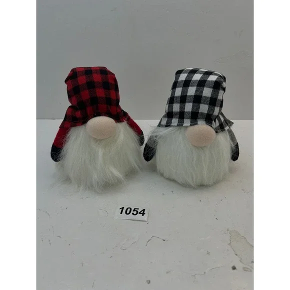 Plush Gnomes OS Red Black White Buffalo Plaid Set of 2
