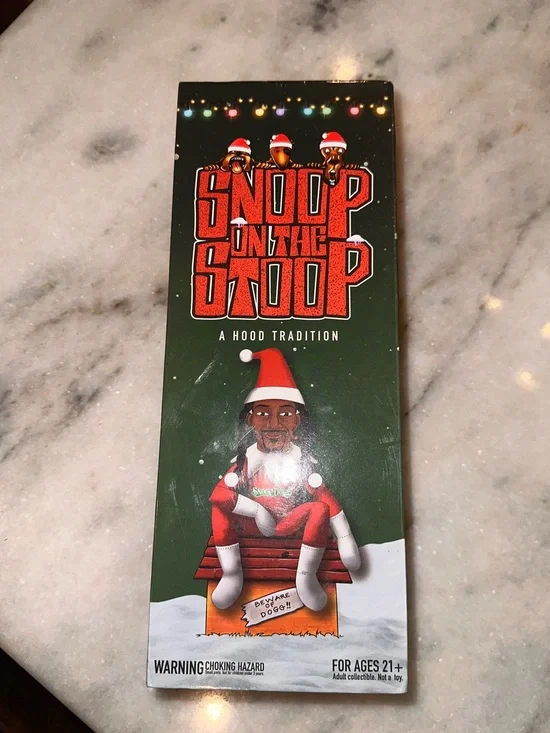 Snoop on the Stoop Holiday Collectible Box‎