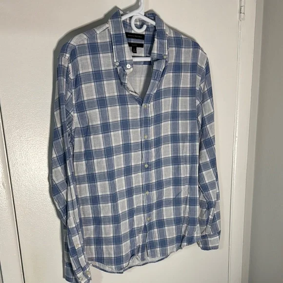 Banana Republic Men's Medium Slim Fit Medium Flannel Blue Plaid Casual Button Up