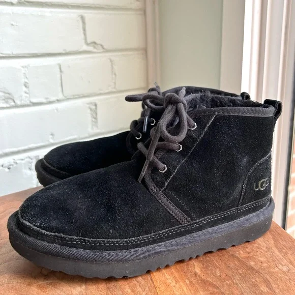 UGG Little Kid Neumel II Chukka Boot Black‎ 3 Unisex