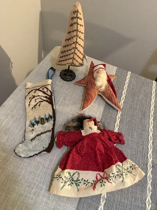 🎄 Primitive Folk Art Christmas Decor Lot (4) Santa Star, Doll, Tree & Stocking
