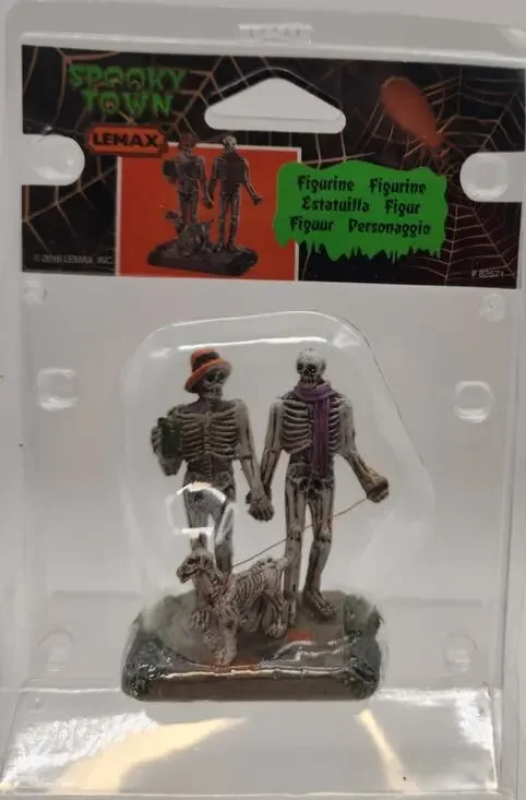 Lemax Spooky Town Figurine - Moonlight Stroll #82571