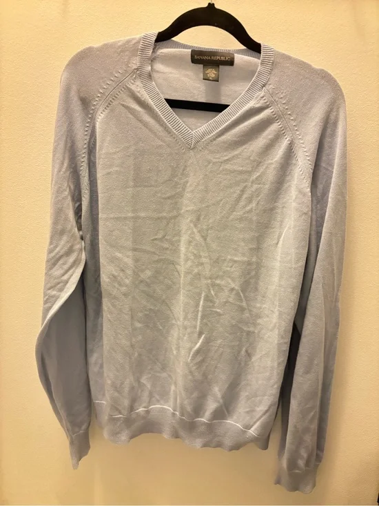 Banana Republic Men’s Pale Blue V-Neck Sweater