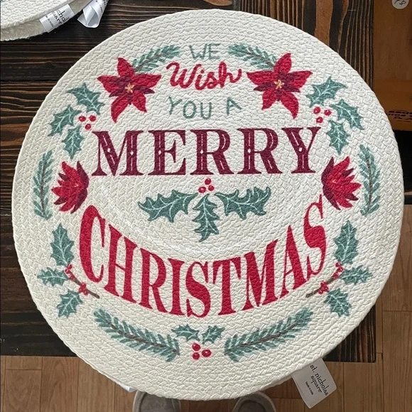 St. Nicholas Square 2 Round Braided Red and Green Merry Christmas Placemats