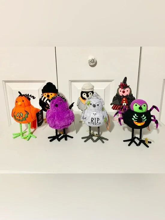 Featherly Friends Halloween Hyde & Eek 2026 7 Birds NEW