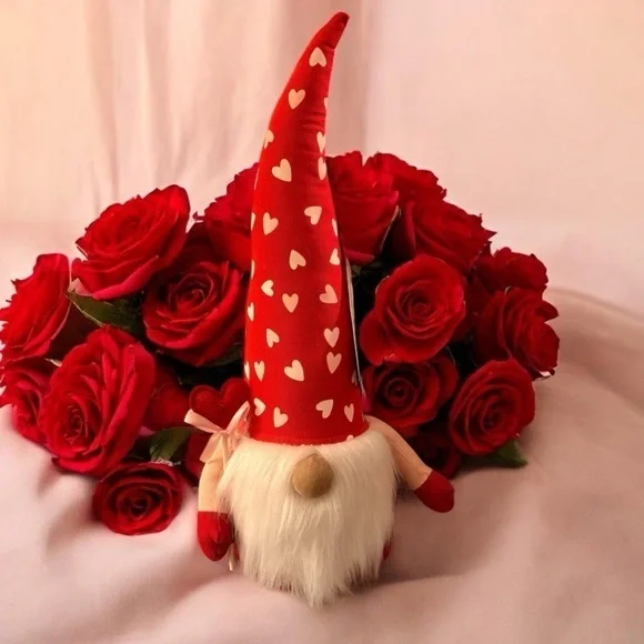 NWT Huntington Home 20” Heart Gnome