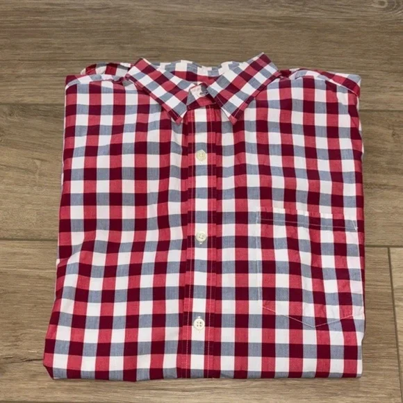Banana Republic Red and White checkered slim fit Men's Shirt size large
