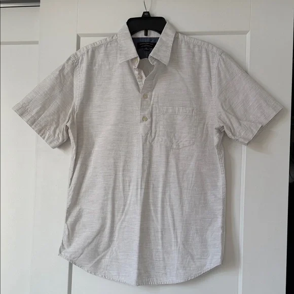 Banana Republic Men's Casual Short Sleeve Shirt - Light
