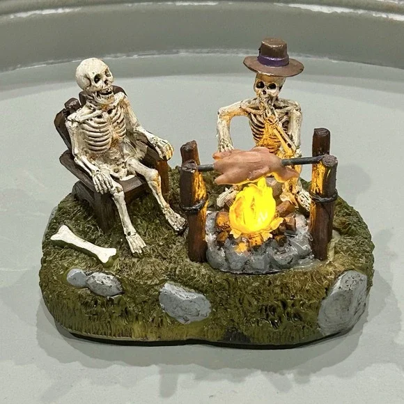 FG square Figurine Halloween Village 