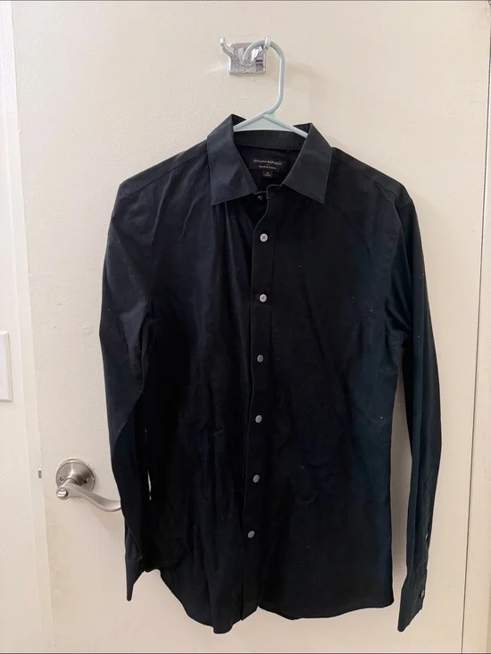 Banana Republic Black Men’s Dress Shirt with Spread Collar