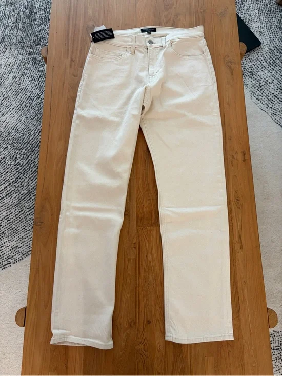 Banana Republic Beige Cream Straight Fit Jeans 31x32 NWT