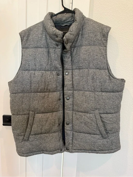 Banana Republic Grey Quilted Puffer Vest
