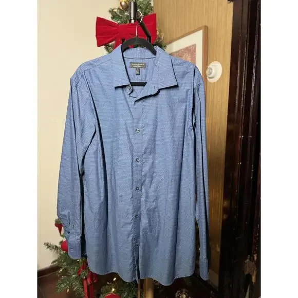 Banana Republic Men's Blue Button-Up Dress Shirt
