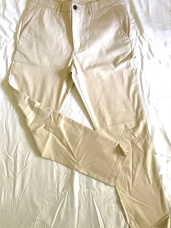 Banana Republic Khaki Chinos in Light Beige