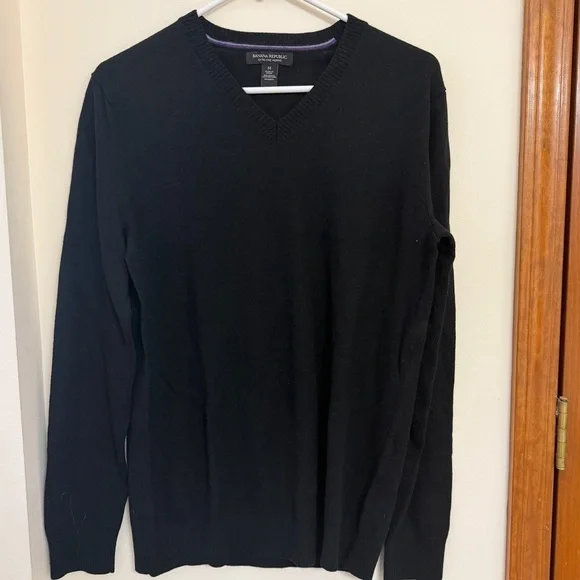 Banana Republic Men's Dark V-Neck Sweater
