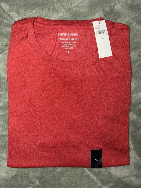 Banana Republic Men's Heather Red Crew Neck Tee - NWT
