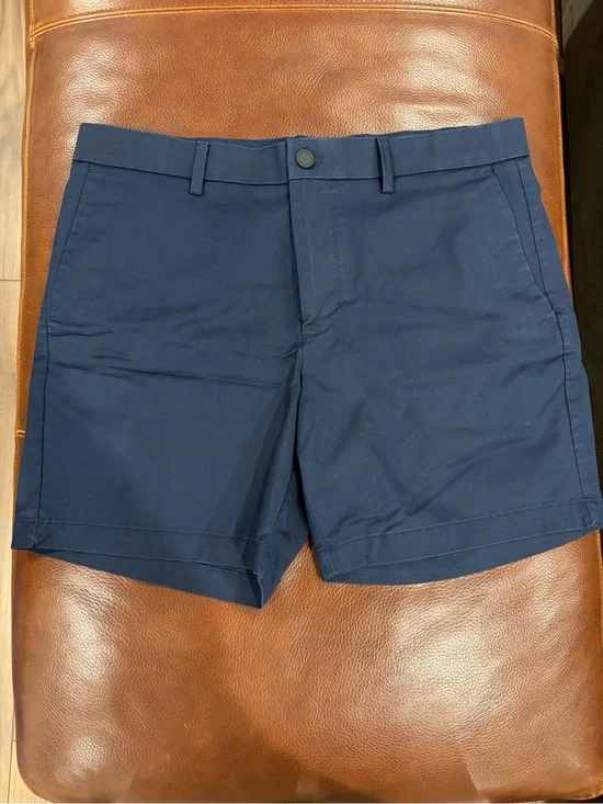 Banana Republic Navy Flat-Front Men's Shorts - brand new without tag