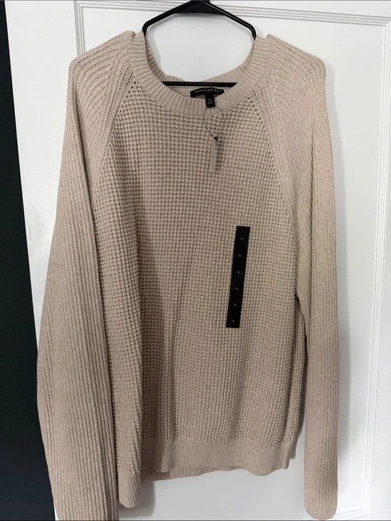 Banana Republic Men's Beige Crewneck Knit Sweater