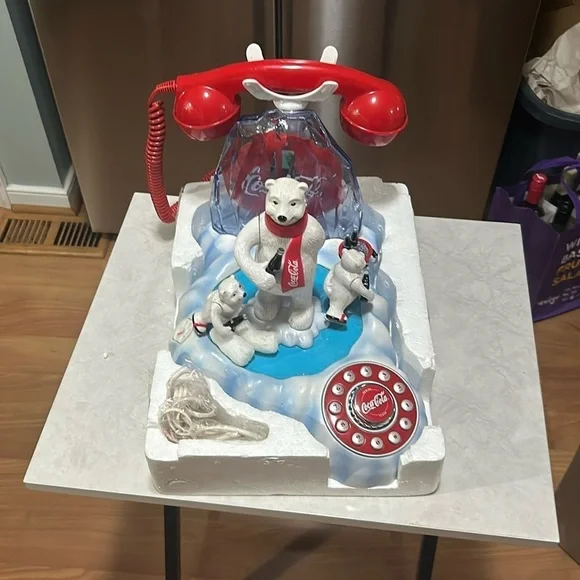 VTG 2000 Coca Cola Telephone Polar Bears Skating Lights Animated
