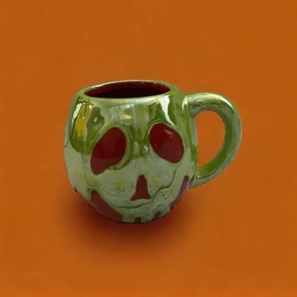 Disney Villians Evil Queen snow white Apple Poison Iridescent mug Halloween
