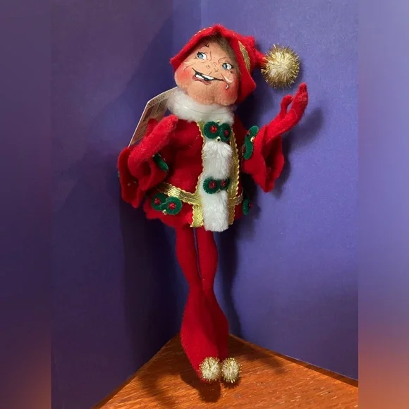 NWT Annalee 9” Red Elegant Elf.  Eyes open, mischievous grin, brown hair. 500908