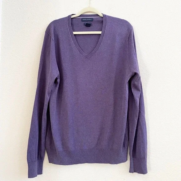 Banana Republic Luxury Blend Mens‎ V Neck Sweater L Silk Cashmere Cotton Purple