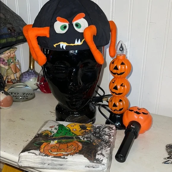 Lot Vintage Halloween blow mold pumpkin light beanie hat & napkins