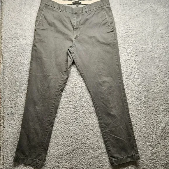 Banana Republic Gray Aiden Chino Mens Size 33x32 Classic Preppy