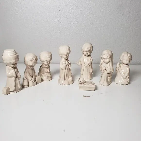 Vintage Small Nativity Set Unpainted Bisque Ceramic Children's‎ Christmas 8PC