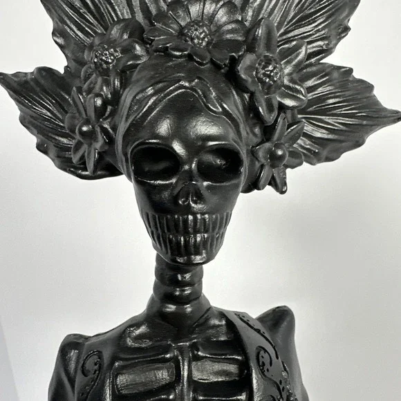 Black Floral Skeleton Lady Statue Gothic Halloween Table Decor