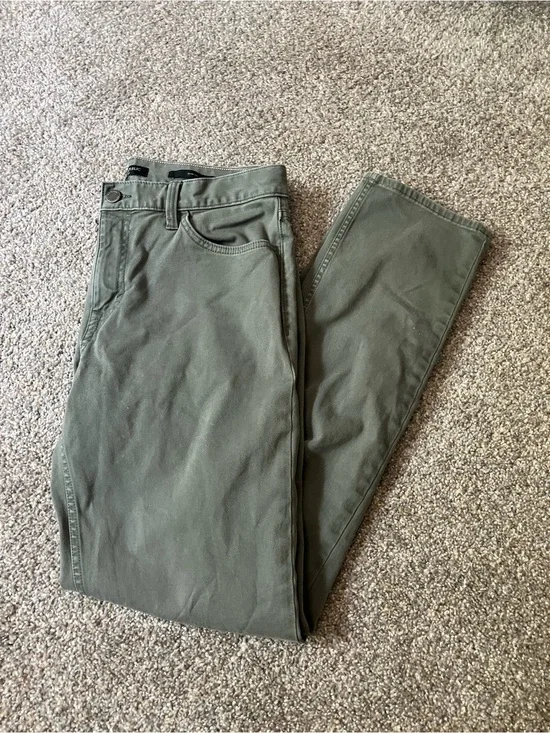 Banana Republic Army Green Men’s Khaki Pants