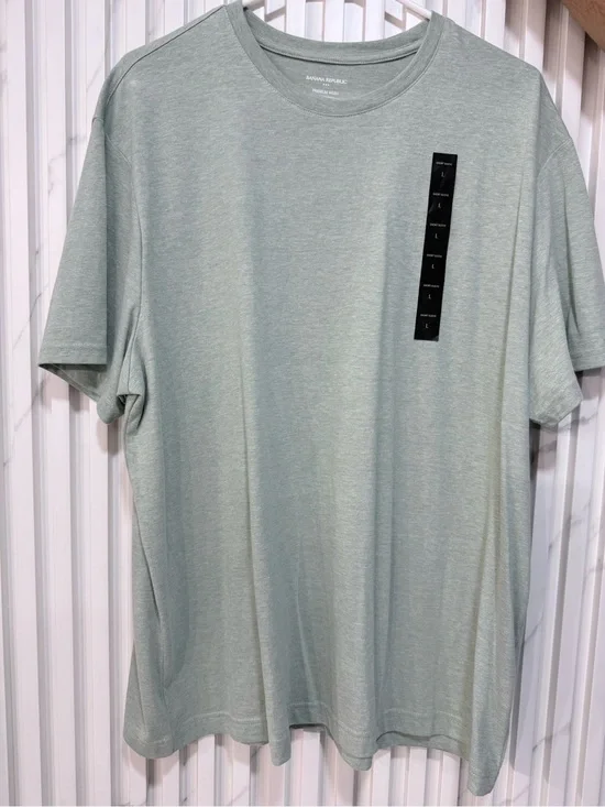 Banana Republic Men's Short Sleeve Crew Tee in Light Sage