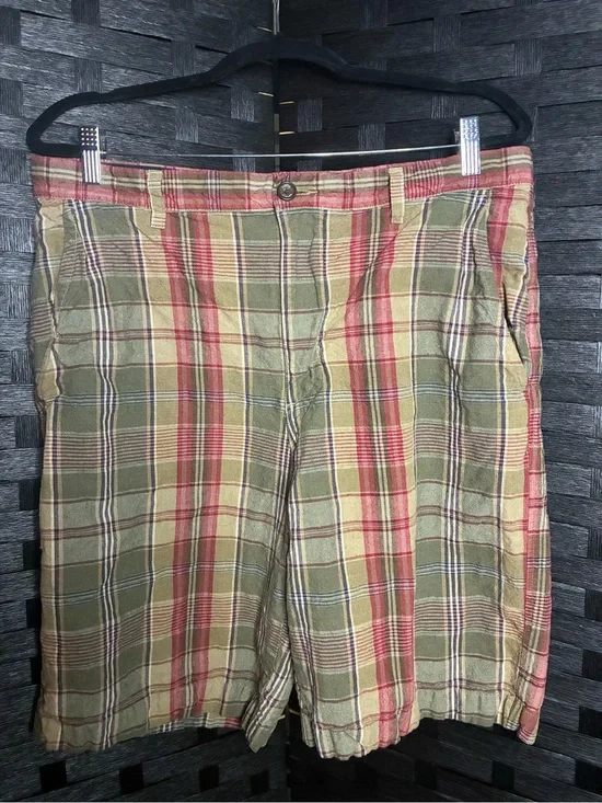 Banana Republic Plaid Flat Front Shorts in Olive & Red