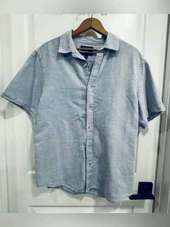 Banana Republic Men’s Light Blue Linen Short-Sleeve Button-Up Shirt Medium