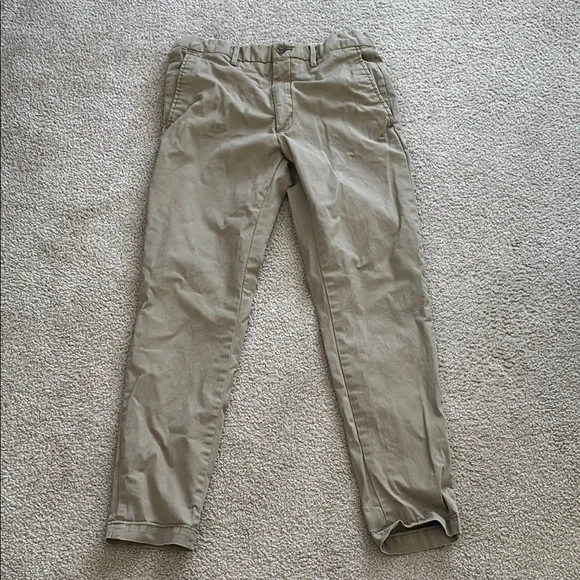Banana Republic Lived In Chino size W29 L30