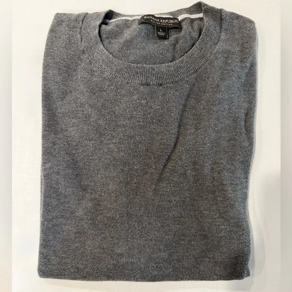 Banana Republic Men's Charcoal Crewneck Sweater. Pre loved