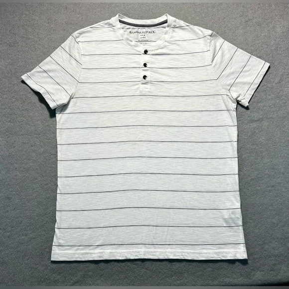 Banana Republic Men’s Large White Striped Henley Shirt 3 Button Casual
