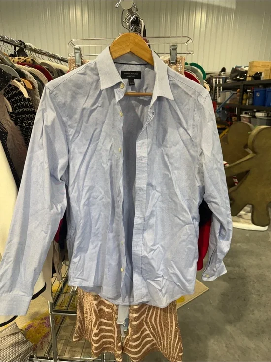Banana Republic Men's Light Blue Button-Down Dress Shirt