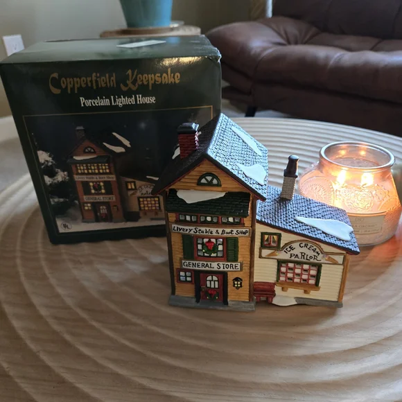 Vintage Copperfield Keepsake Porcelain Lighted House Christmas Village Store
