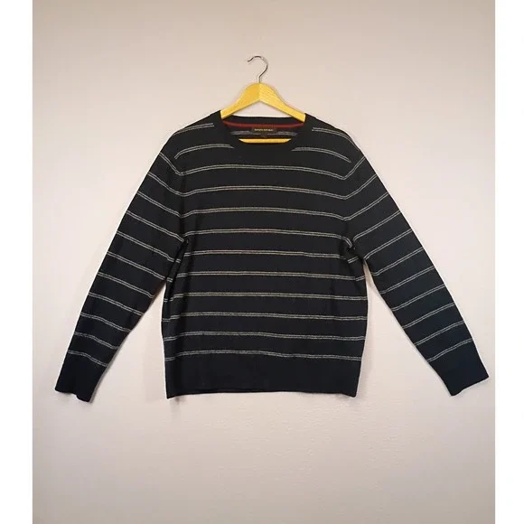 Classic Preppy Banana Republic Mens Large Navy Blue Striped Merino Wool Sweater