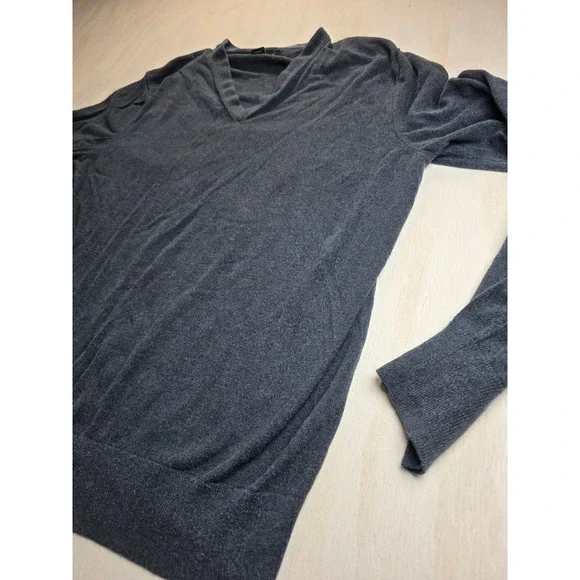 Banana Republic Luxury Blend Silk Cashmere V-Neck Sweater Men Large Gray Classic