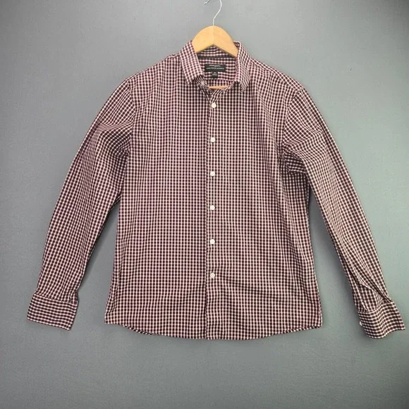 Banana Republic Button Up Shirt Untucked Fit M Burgundy Gingham Wrinkle Resist