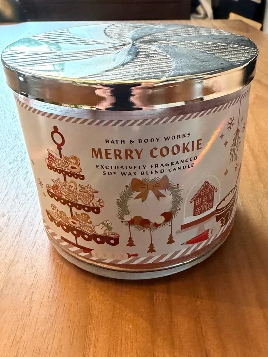 Bath & Body Works Merry Cookie Candle — White & Gold Holiday Jar